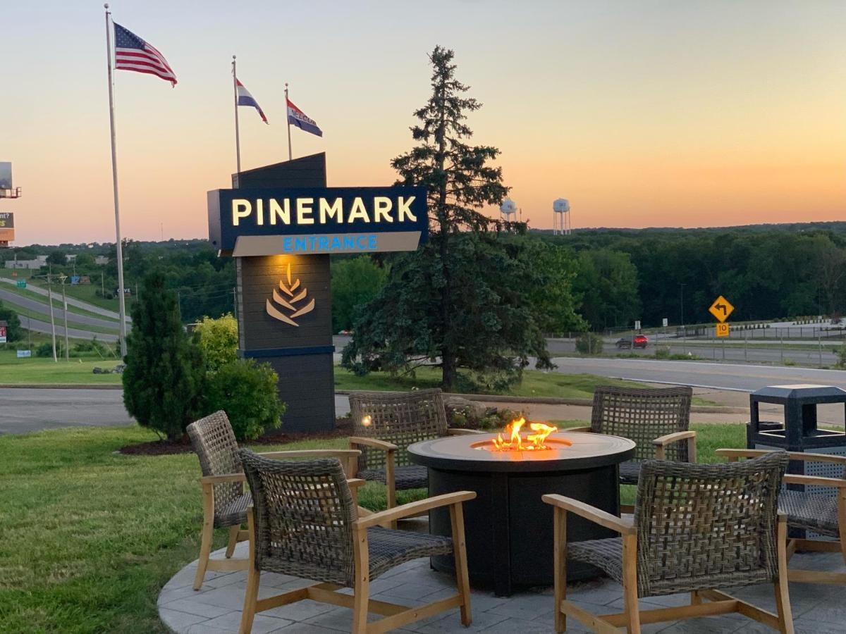 Pinemark Inn Suites Events Saint Clair Exterior photo